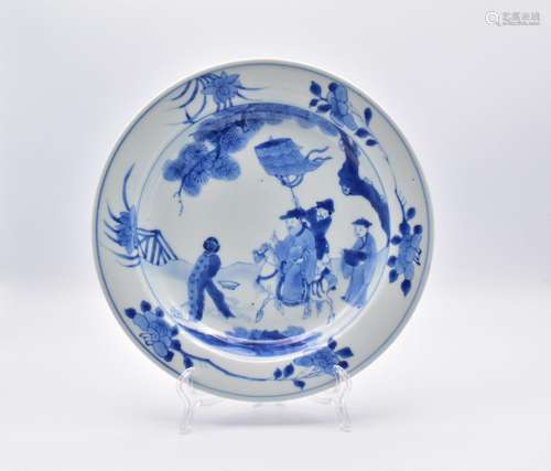 A CHINESE BLUE AND WHITE PORCELAIN PLATE, QING DYNASTY, KANG...