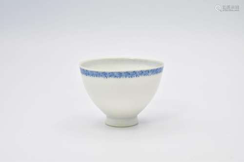 A CHINESE BLUE AND WHITE PORCELAIN ‘EGGSHELL’ WINE CUP, QING...