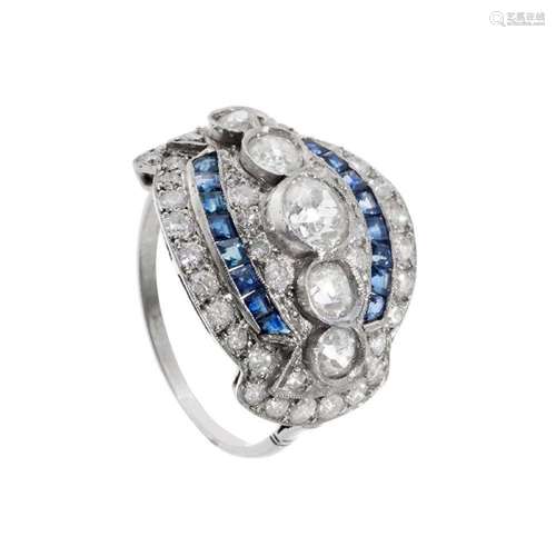 Ring in 18k white gold. Model with banded frontispiece, the ...