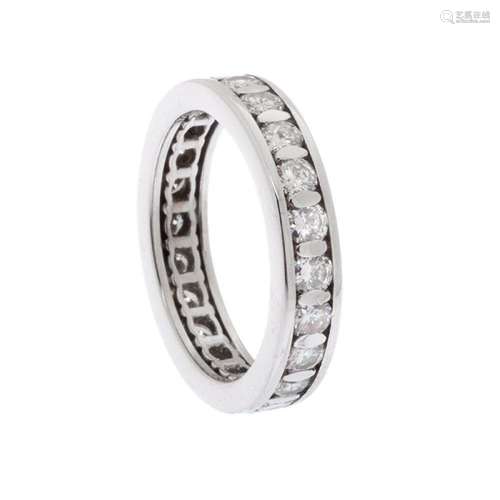 Ring in 18k white gold. With brilliant-cut diamonds, total w...