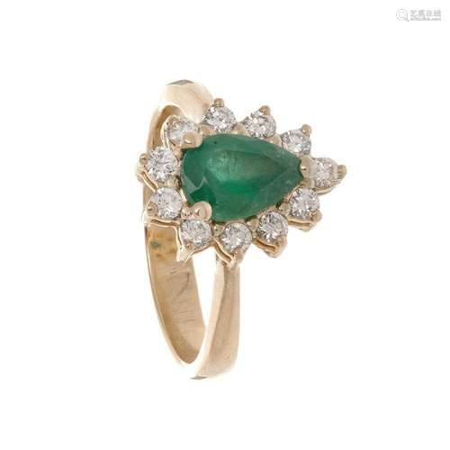 Rosette ring in 18 kt yellow gold. With central emerald, pea...