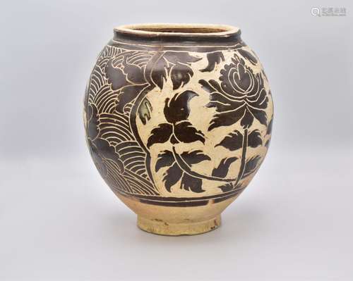 A CHINESE CIZHOU SGRAFFIATO ‘PEONY` JAR, JIN/YUAN DYNASTY, 1...