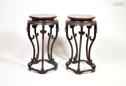 λ A PAIR OF CHINESE ROSEWOOD INCENSE STANDS, XIANGI, LATE QI...