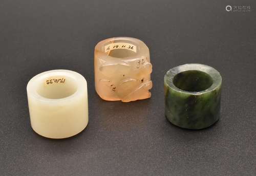 A CHINESE WHITE JADE ARCHERS THUMB RING, QING DYNASTY, 18TH ...