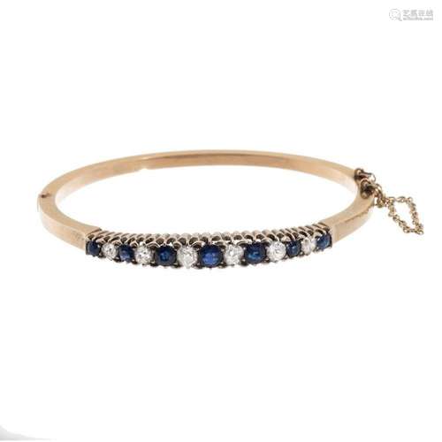 18k yellow gold bracelet. 40`s.Half-round model with front d...