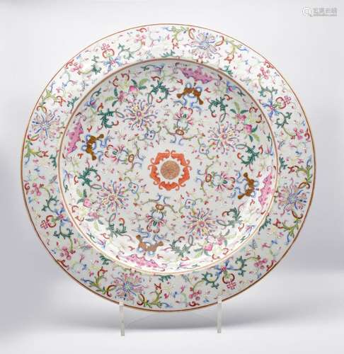 A LARGE CHINESE DOUCAI DISH, JIAQING MARK, 19TH/20TH CENTURY