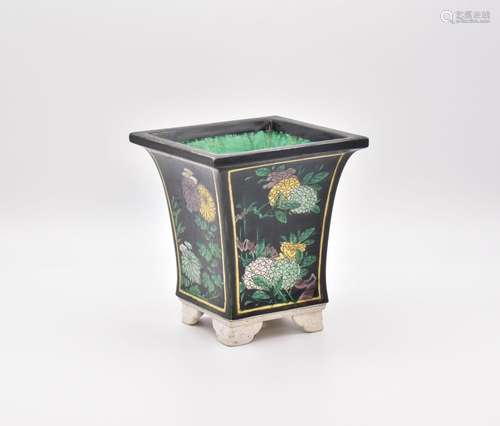 A RARE CHINESE ‘FAMILLE-NOIRE’ PORCELAIN JARDINIERE, QING DY...