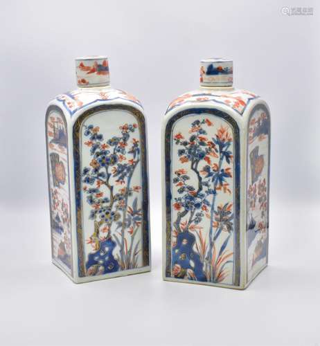 A PAIR OF CHINESE EXPORT ‘IMARI’ PORCELAIN BOTTLES AND COVER...