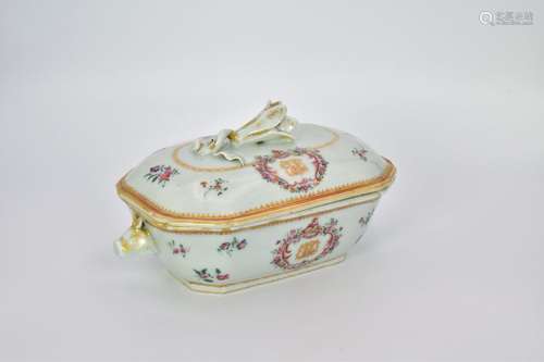 A CHINESE EXPORT ‘FAMILLE-ROSE’ PORCELAIN SAUCE TUREEN AND C...