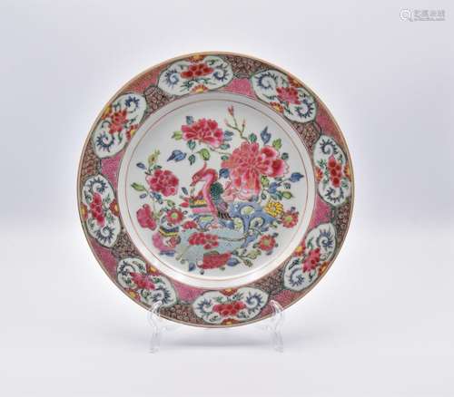 A CHINESE EXPORT ‘FAMILLE-ROSE’ PORCELAIN PLATE, QING DYNAST...