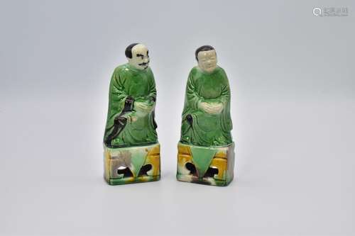 A PAIR OF CHINESE EXPORT ‘FAMILLE-VERTE’ PORCELAIN BISCUIT F...