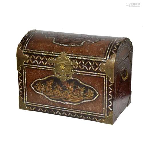 A JAPANESE NANBAN PEARL INLAID COFFER, MOMOYAMA/EDO PERIOD, ...