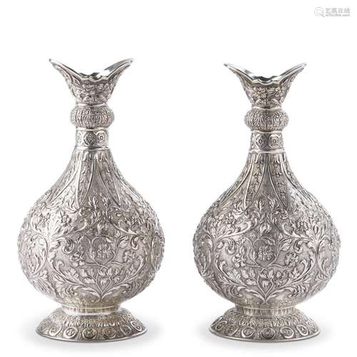 PAIRE DE FLACONS EN ARGENT D'EPOQUE EDOUARD VIIPAR THOMAS WI...