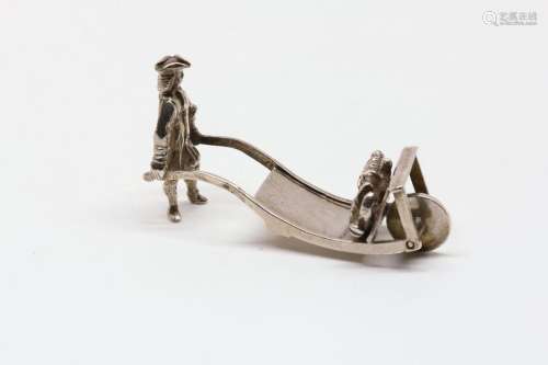 Zilveren miniatuur kruiwagen, Somerwil I