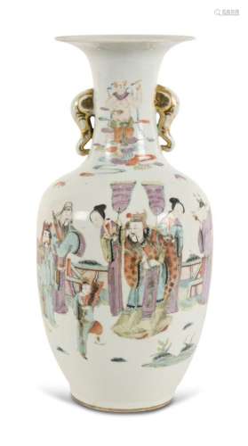 Vase en porcelaine de forme balustre à décor polychrome de d...