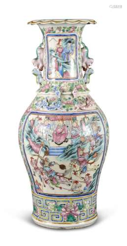 Important vase en porcelaine et émaux polychrome style de la...