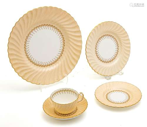 MINTONS MINTONS Dinner Set, Peach Color Border. C. For 19, 1...