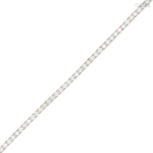 Plaintum and Diamond Straightline Bracelet