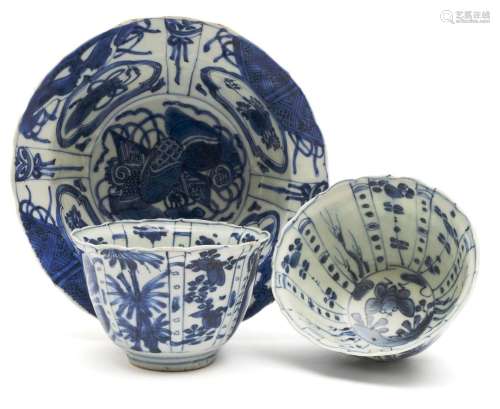 Three blue and white 'Kraak' porcelain dishes