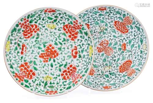 Two Chinese wucai peony pattern dishes