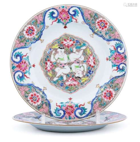 A pair of famille rose 'Hehe Er Xian' plates