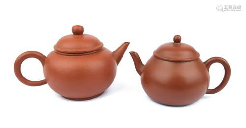 Two small Yixing teapots Meng Chen