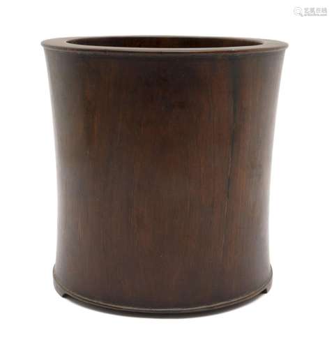 A huanghali wooden brush pot