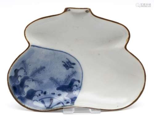 A blue and white double-gourd dish