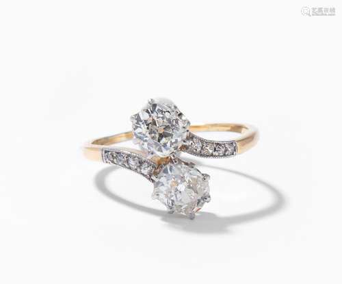 Croisé-Diamant-Ring