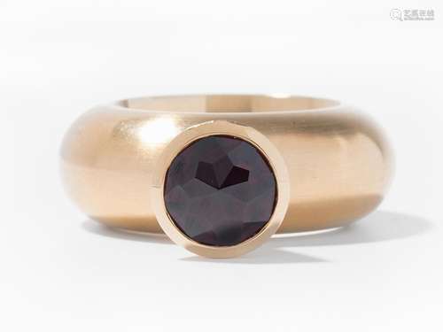 Designer Granat-Ring