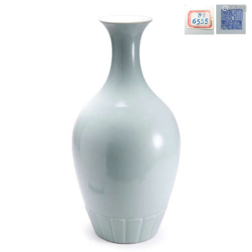 Celadon Glaze Guanyin Vase