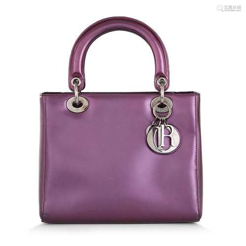 Christian DIOR Sac "Lady Dior" en cuir vernis sati...