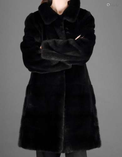 Yves SALOMON, Joli manteau long de femme en vison noir Mante...