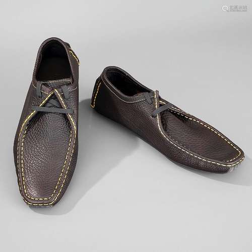 Louis VUITTON, Mocassins derby Silverstone en cuir grainé na...