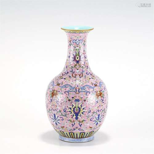 QING QIANLONG FAMILLE ROSE BOTTLE VASE