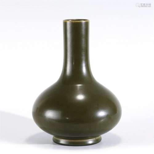 QING QIANLONG TEA FOAM VASE