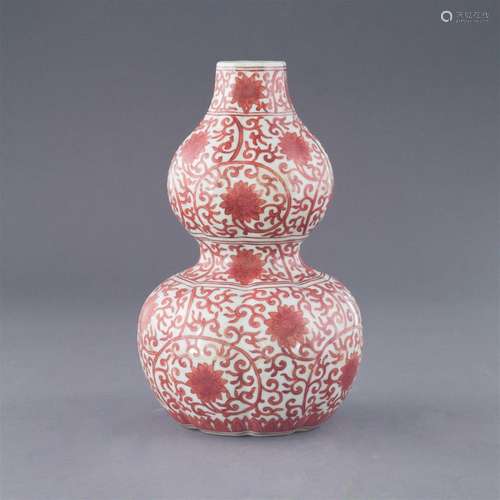 MING JIAJING RED & WHITE WRAPPED FLORAL DOUBLE GOURD VAS...