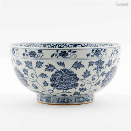 XUANDE BLUE AND WHITE WRAPPED FLORAL BOWL