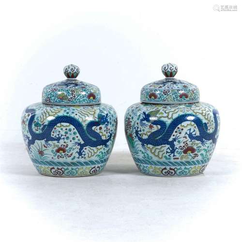 PR. MING WANLI WUCAI DRAGON LIDDED JARS