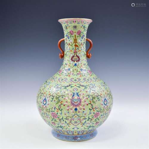 JIAQING FAMILLE ROSE AMPHORA VASE