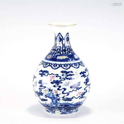 QING QIANLONG FAMILLE ROSE PEAR VASE