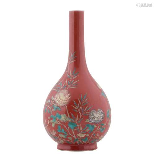 QIANLONG RUBY RED BILLE BOTTLE VASE