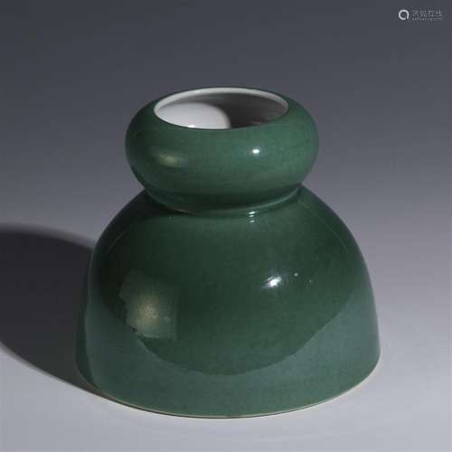 QING QIANLONG GREEN GLAZED WATERPOT