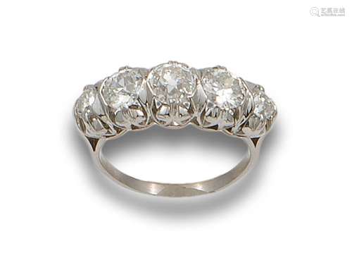 HALF ALLIANCE RING, ANTIQUE STYLE, DIAMONDS AND WHITE GOLD
