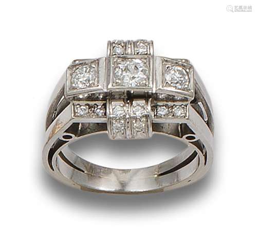 ART DECO RING WITH DIAMOND AND PLATINUM