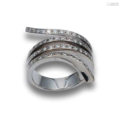 DIAMONDS AND WHITE GOLD RING