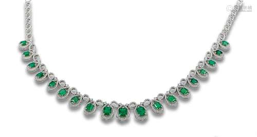 EMERALD, DIAMONDS AND WHITE GOLD NECKLACE