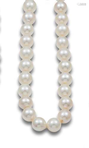 SAUTOIR OF CULTURED PEARLS