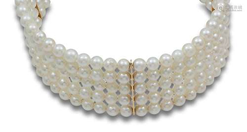 YELLOW GOLD AND CULTURED PEARLS CHOKER NECKLACE