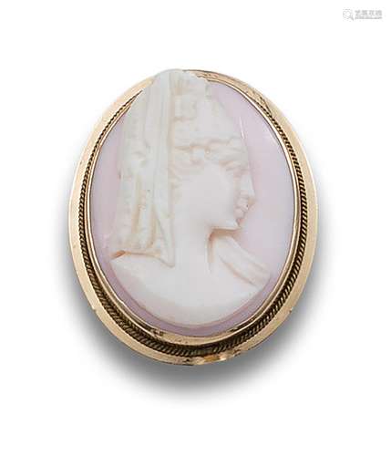 LADY`S CAMEO WITH GOLD-MOUNTED SHANK